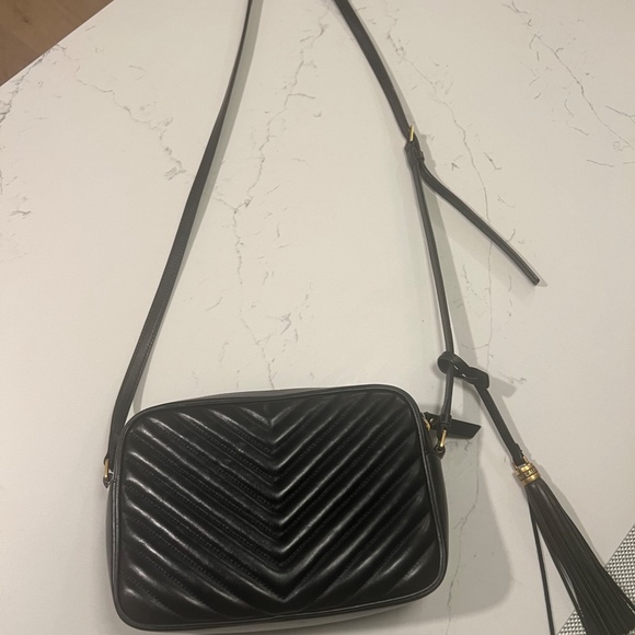 Saint Laurent Lou Bag - Picture 8 of 16